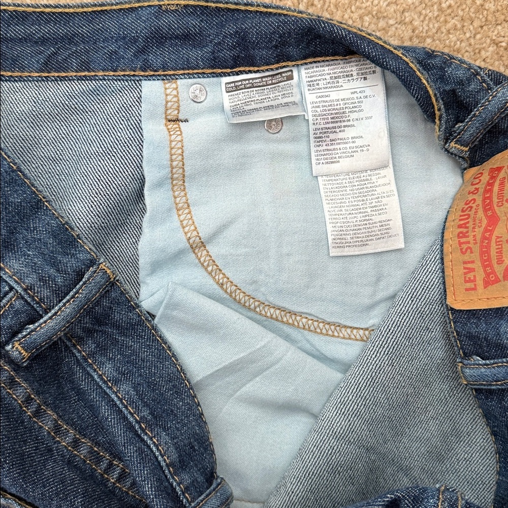 Levi's Jean Shorts Men’s Size 40, New - Picture 6 of 6